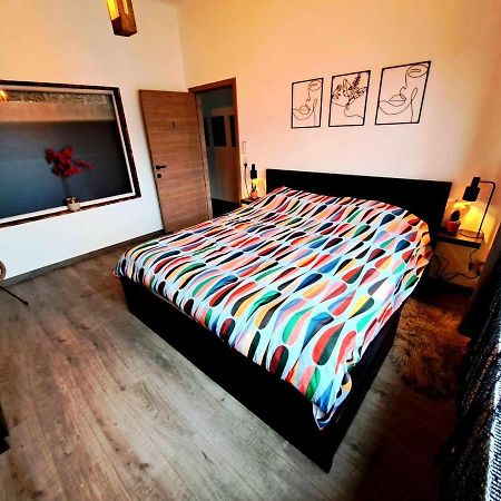 Petite Chambre Dans Une Jolie Colocation Λιέγη Εξωτερικό φωτογραφία